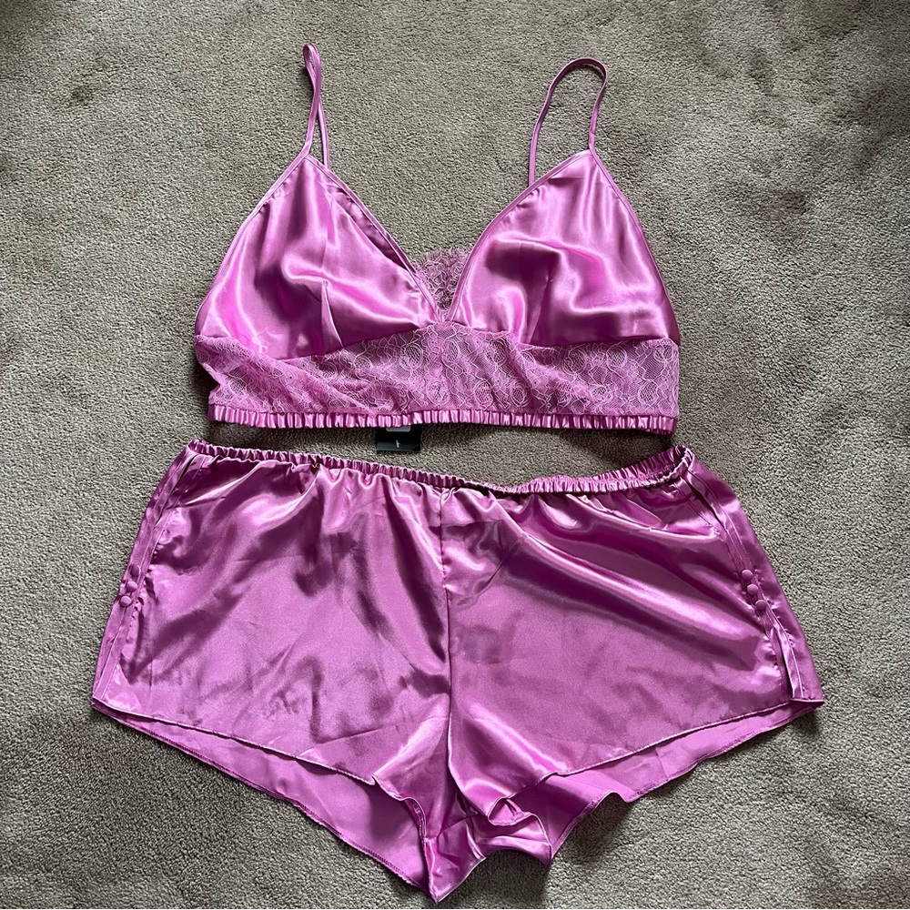 NWT Frederick’s of Hollywood Delphine Women’s Lace Detail Bralette and Short Set